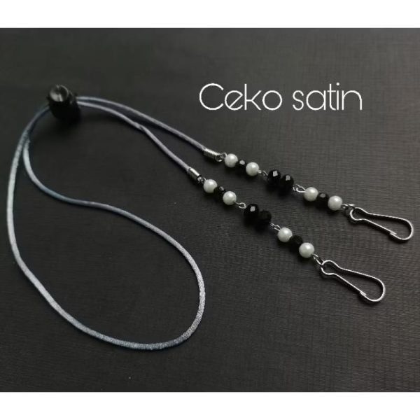 Kalung Masker Hijab 2 in 1 Adjustable